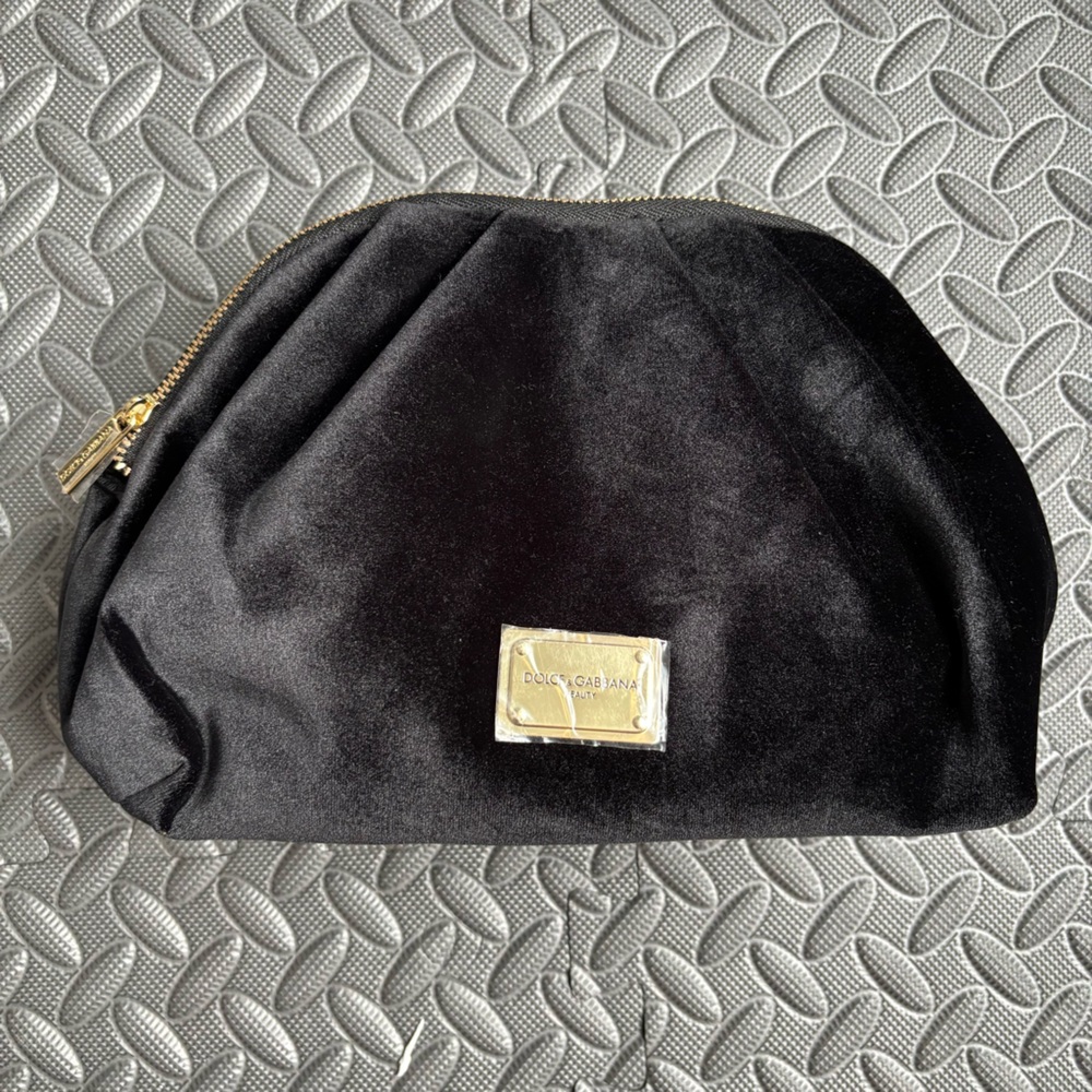 NWOT Dolce & Gabbana Beauty Cosmetic Pouch Black Velour Velvet